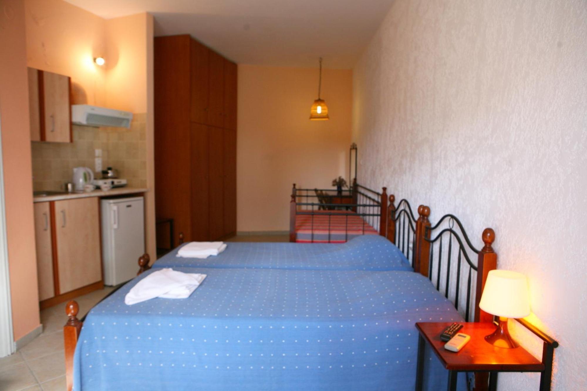 9 Musses Hotel Apartments Skala Mistegnon Quarto foto
