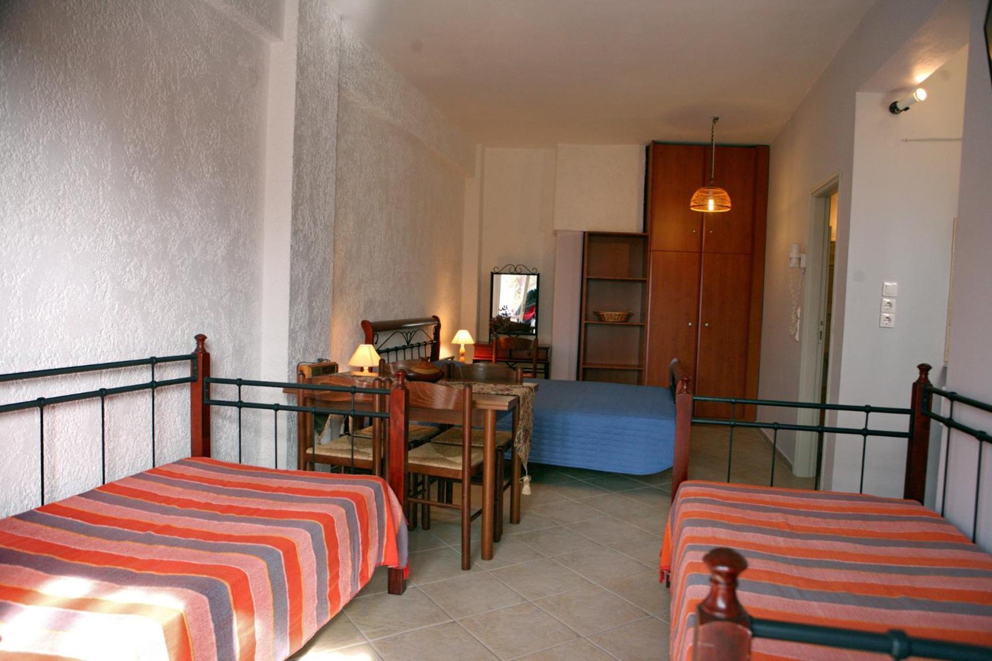 9 Musses Hotel Apartments Skala Mistegnon Exterior foto