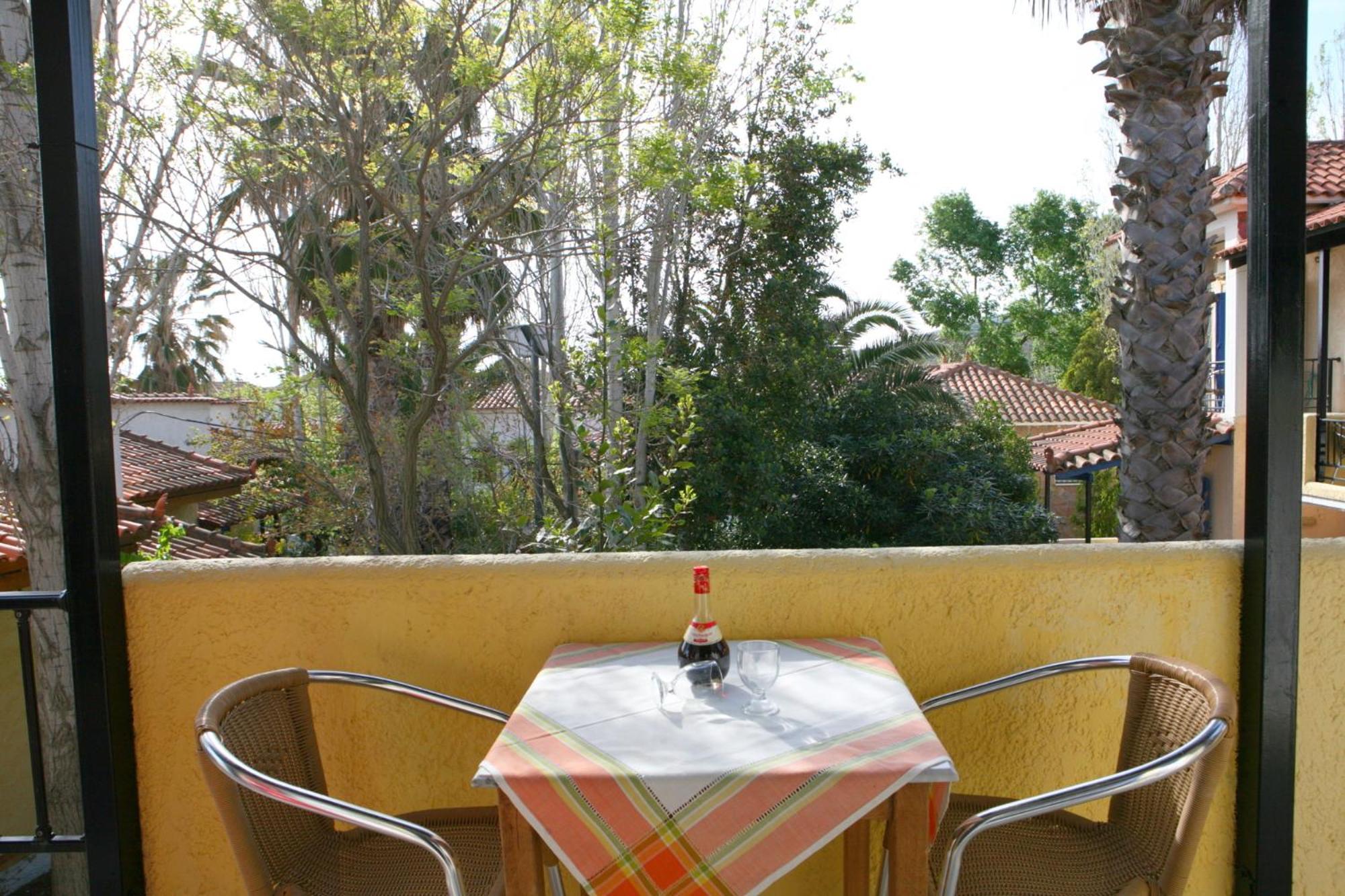 9 Musses Hotel Apartments Skala Mistegnon Exterior foto