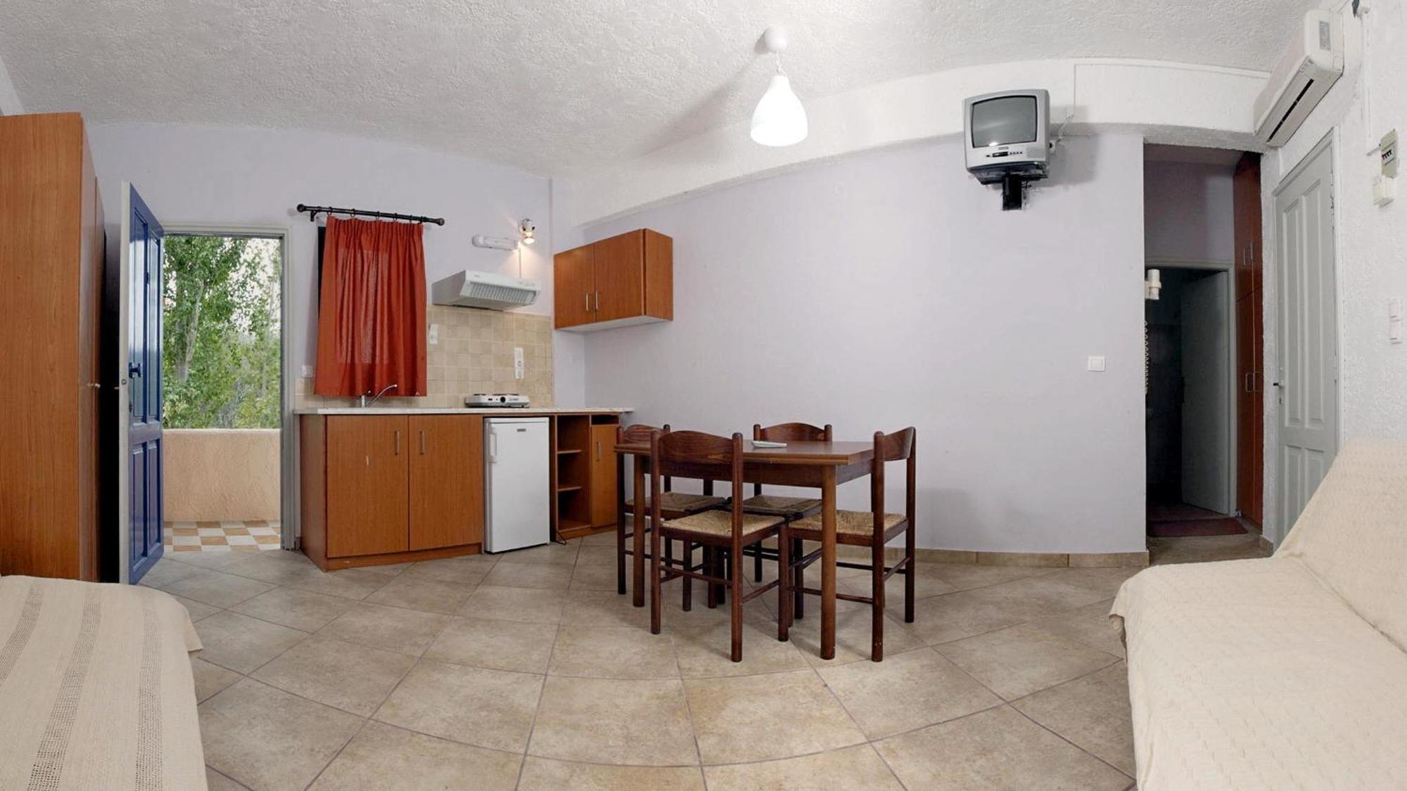 9 Musses Hotel Apartments Skala Mistegnon Quarto foto